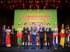 Tập đoàn VBĐQ Kim Tín đoạt giải thưởng  Doanh nghiệp Thương mại dịch vụ xuất sắc 2013