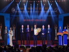 Kim Tín tự hào nhận giải thưởng: GIẢI VÀNG CHẤT LƯỢNG QUỐC GIA
