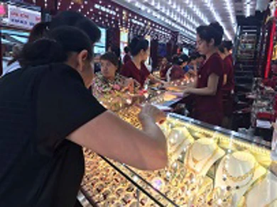 Thông tin thị trường vàng sáng 01.6.2017: Vàng đảo chiều tăng giá