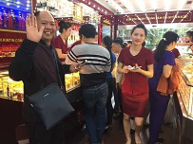 Thông tin thị trường vàng sáng 15.6.2017: Vàng thế giới tăng vọt, trong nước trầm lắng