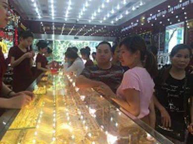 Thông tin thị trường vàng sáng 31.7.2017: Đầu tuần vàng tăng, giảm không đồng nhất