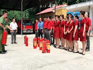 Cán bộ, nhân viên Tập đoàn Kim Tín tập huấn ""Phòng và Chữa cháy