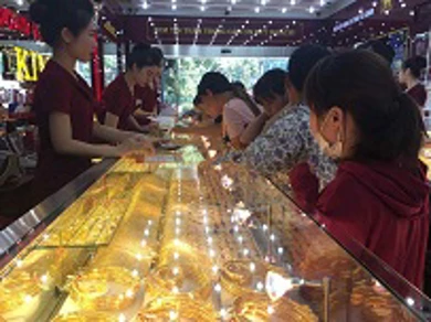 Thông tin thị trường vàng sáng 23.8.2017: Vàng trong nước giảm