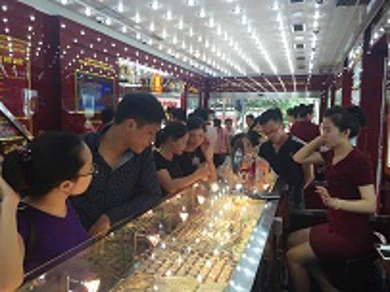 Thông tin thị trường vàng sáng 12.9.2017: Vàng trong nước đã tuột mốc 37 triệu/lượng