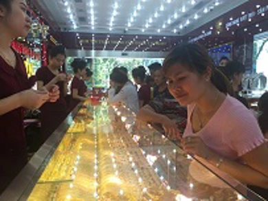 Thông tin thị trường vàng sáng 26.9.2017: Vàng nhích nhẹ