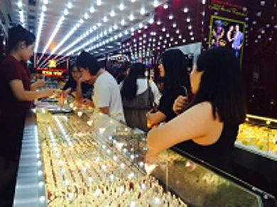 Thông tin thị trường vàng sáng 10.10.2017: Vàng thế giới tăng nhanh, trong nước chững lại