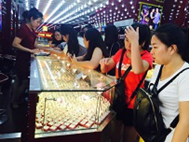 Thông tin thị trường vàng sáng 13.10.2017: Vàng nhích tăng