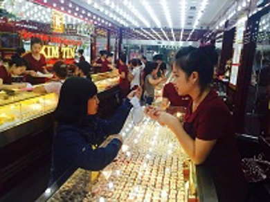 Thông tin thị trường vàng sáng 18.10.2017: Vàng đồng loạt lao dốc