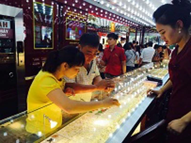 Thông tin thị trường vàng sáng 16.11.2017: Vàng thế giới tăng nhanh, trong nước chững giá 