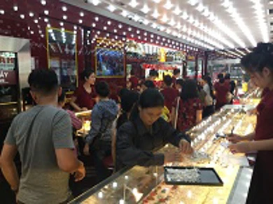 Thông tin thị trường vàng sáng 12.1.2018: Vàng vẫn đà tăng do đồng USD suy yếu