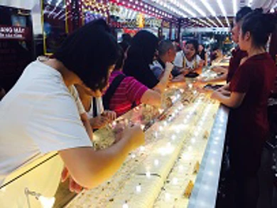 Thông tin thị trường vàng sáng 9.8.2019: Vàng vững vàng trên đỉnh cao trên 42 triệu mỗi lượng