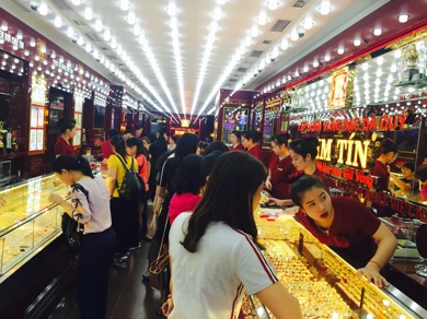 Thông tin thị trường vàng sáng 11.8.2019: Vàng lại tăng vượt ngưỡng 42 triệu