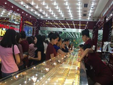 Thông tin thị trường vàng sáng 18.10.2019: Vàng thế giới tăng cao, trong nước biến động nhẹ
