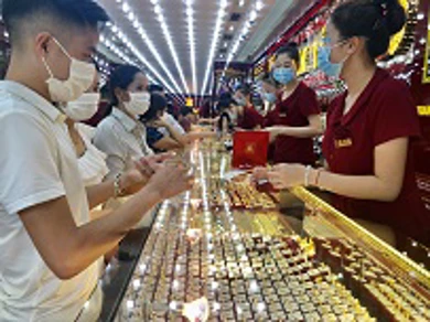 Bản tin thị trường vàng sáng 27/10: Giá vàng SJC đang tiến dần đến ngưỡng 59 triệu mỗi lượng