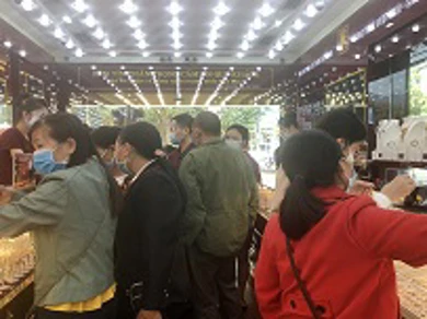 Bản tin thị trường vàng sáng 14/2: Giá vàng neo mốc cao