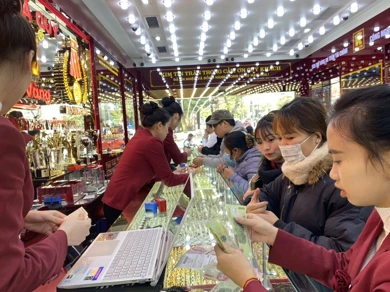 Bản tin thị trường vàng sáng 4/4/2023: Giá vàng nhích nhẹ