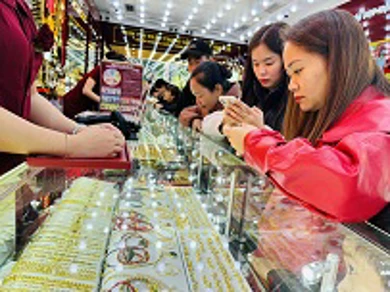 Bản tin thị trường vàng sáng 14/12/2023: Giá vàng quay đầu tăng dựng đứng