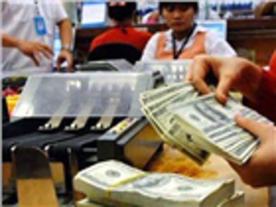 Phát hiện các tờ 100 USD giả làm từ tờ 5 USD thật