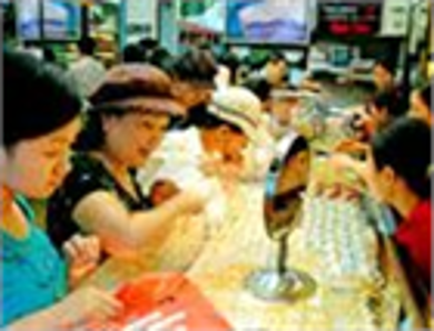 Giá vàng tiếp tục phi mã