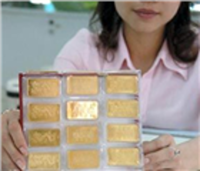 Chạy tránh “cơn bão” vàng