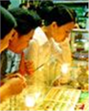 Vàng lại đội giá