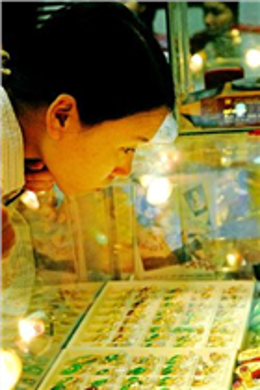 Sốt giá vàng chưa dừng lại?