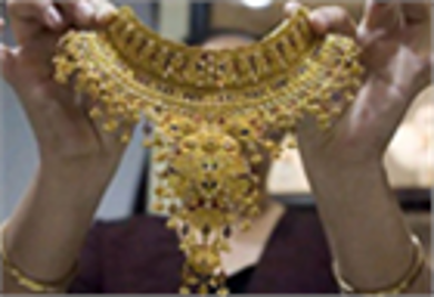 Vàng đứng giá, dầu phục hồi