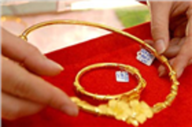 Vàng giảm tiếp 20.000 đồng mỗi chỉ