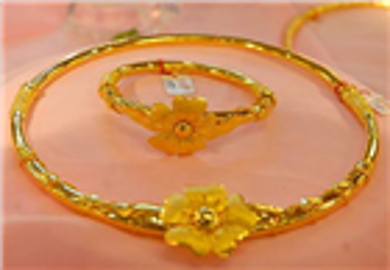 Giá vàng vượt xa mốc 1.000 USD