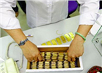 Vàng và USD đứng ở mức cao