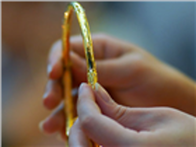 USD chợ đen hạ nhiệt, vàng tạm lùi bước