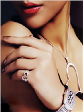 Bạn gái và trang sức