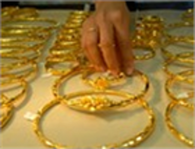 Giá vàng tiếp tục leo thang