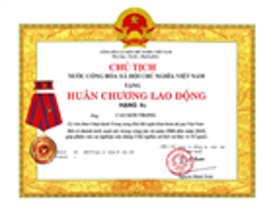 Tổng giám đốc Công ty VBĐQ Kim Tín được Chủ tịch nước Nguyễn Minh Triết trao tặng Huân chương Lao động