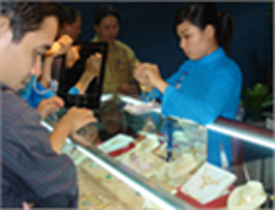 Giá vàng thế giới biến động, trong nước về sát 47 triệu đồng