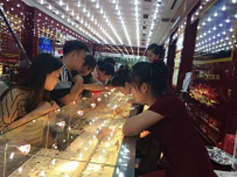 Thông tin thị trường vàng sáng 12.6.2017: Giá vàng yên ắng đầu tuần