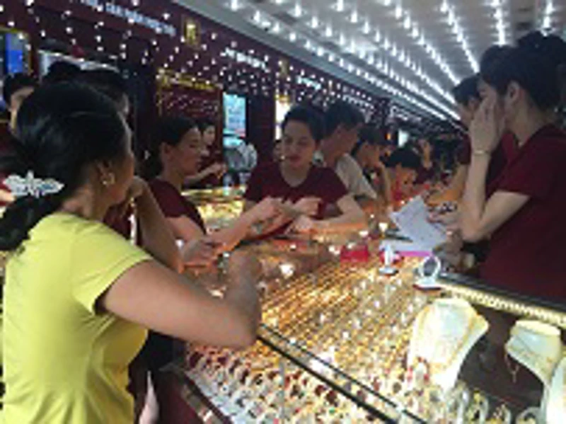 Thông tin thị trường vàng sáng 26.6.2017: Vàng xu hướng đi xuống 