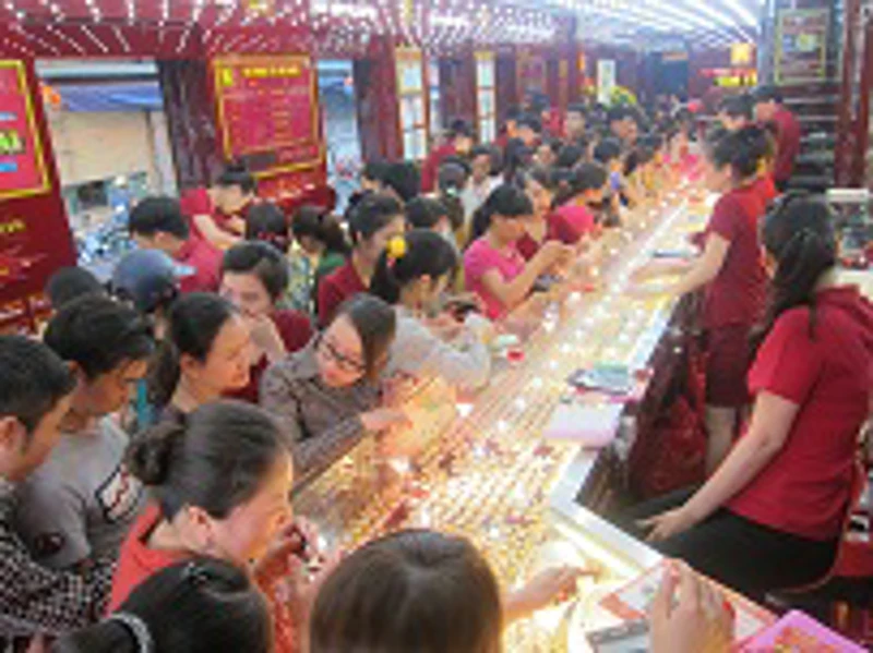 Thông tin thị trường vàng sáng 2.10.2017: Đầu tuần vàng trong nước giảm