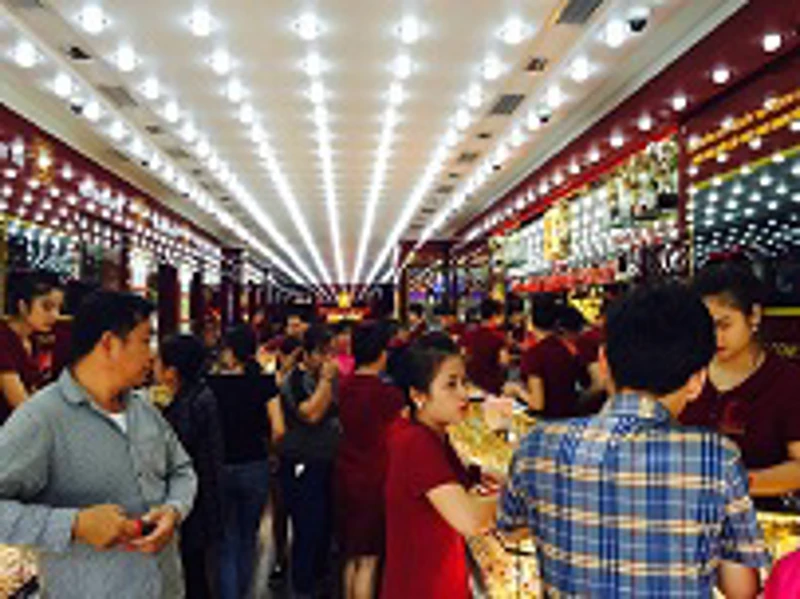 Thông tin thị trường vàng sáng 27.3.2018: Vàng thế giới tăng mạnh, trong nước vượt ngưỡng 37 triệu/lượng