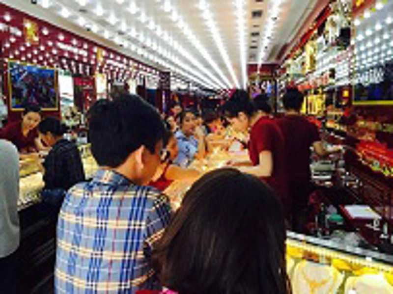 Thông tin thị trường vàng sáng 23.4.2018: Vàng giảm nhẹ