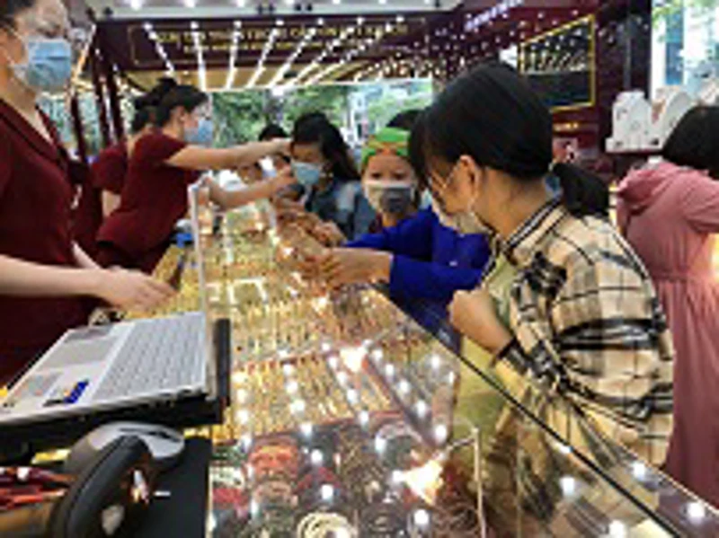 Bản tin thị trường vàng sáng 2/11: Vàng trong nước và thế giới cùng xu hướng tăng