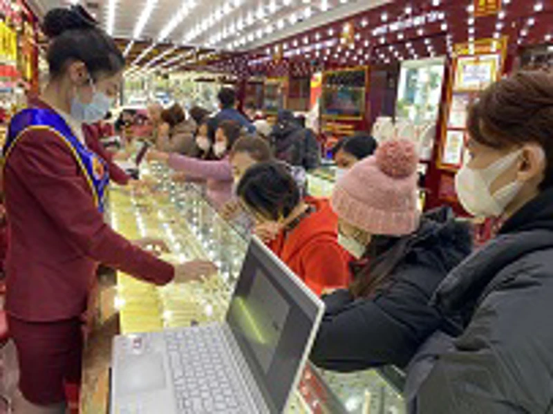 Bản tin thị trường vàng sáng 18/1/2023: Giá vàng cuối năm trụ mức cao