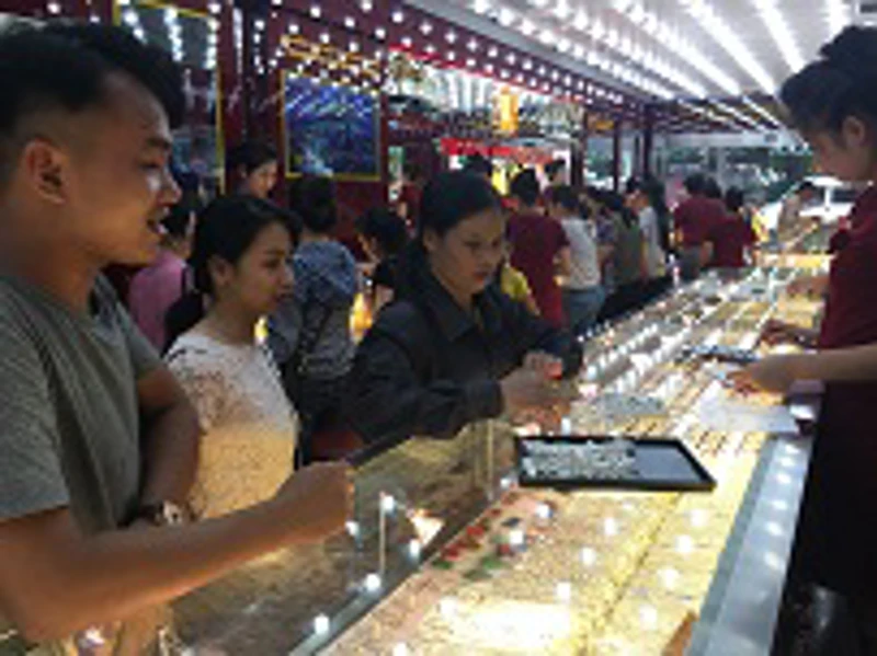 Bản tin thị trường vàng sáng 14/3/2023: Vàng SJC vượt ngưỡng 67 triệu mỗi lượng