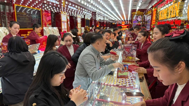 Bản tin thị trường vàng sáng 19/1/2026: Giá vàng lập đỉnh 165 triệu/lượng