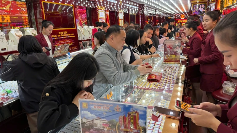 Bản tin thị trường vàng sáng 7/1/2026: Giá vàng tiếp tục tăng, vượt ngưỡng 158 triệu mỗi lượng