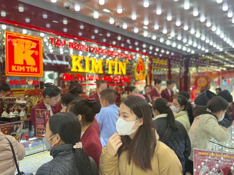 Bản tin thị trường vàng sáng 26/12/2025: Giá vàng lại đồng loạt tăng