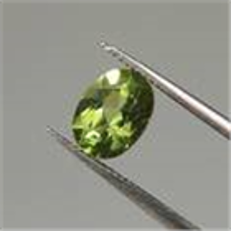 PERIDOT – ĐÁ QUÝ TUỔI THÁNG 8- Biểu tượng của Lòng Bao Dung Nhân Hậu