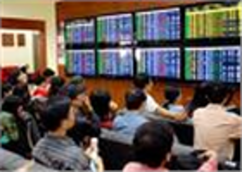 Sàn chứng khoán lại ""xanh"" trở lại