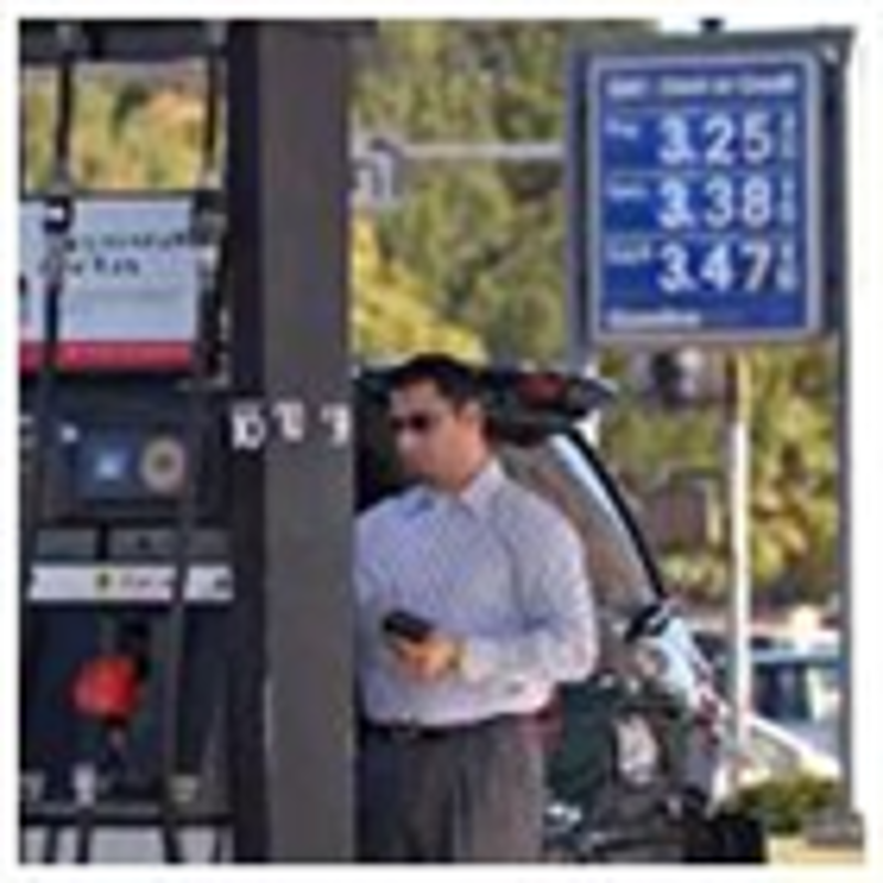 Dầu tăng nhẹ, vàng tăng vọt