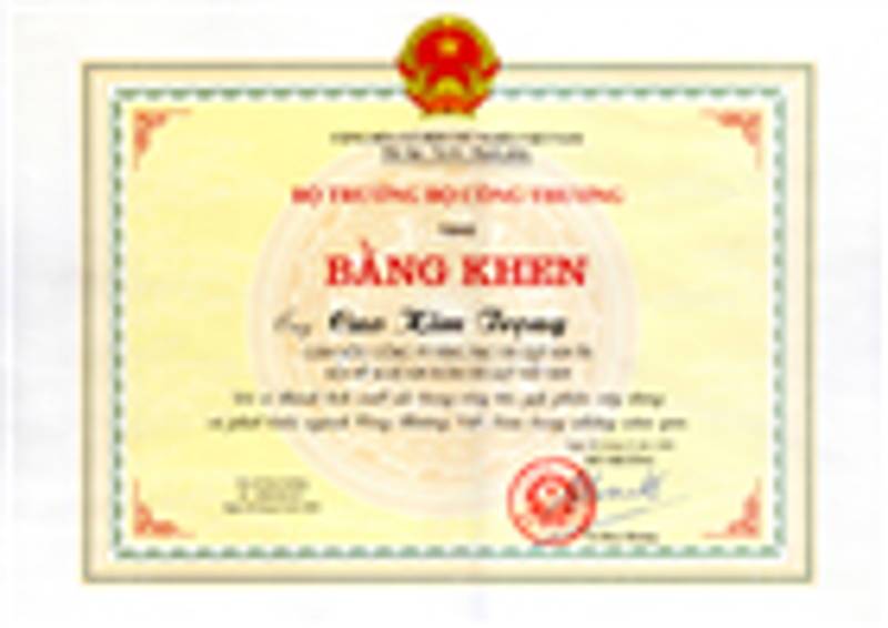 Kim Tín đón nhận Bằng khen Vì sự nghiệp phát triển ngành Công thương Việt Nam